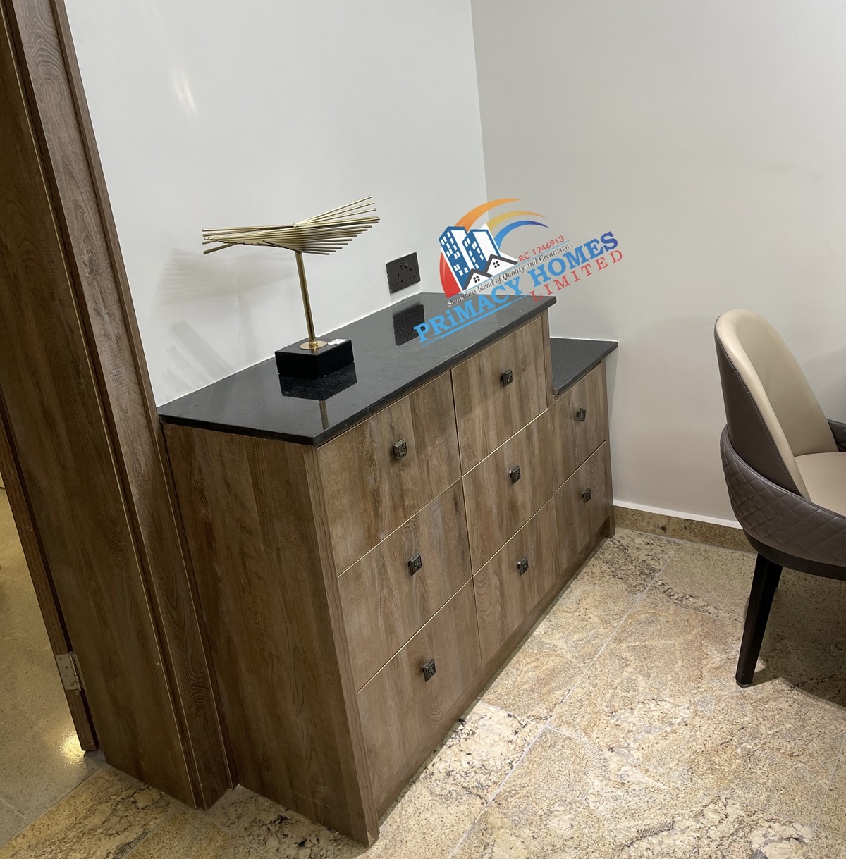 LogoLicious_2022.02.18-11.46.44 PM